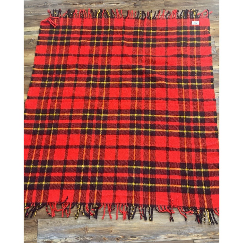 Faribo Red Tartan Plaid 100% Acrylic Blanket Throw Stadium Holiday 54x52